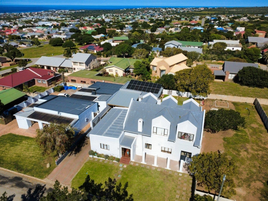 4 Bedroom Property for Sale in Stilbaai Wes Western Cape